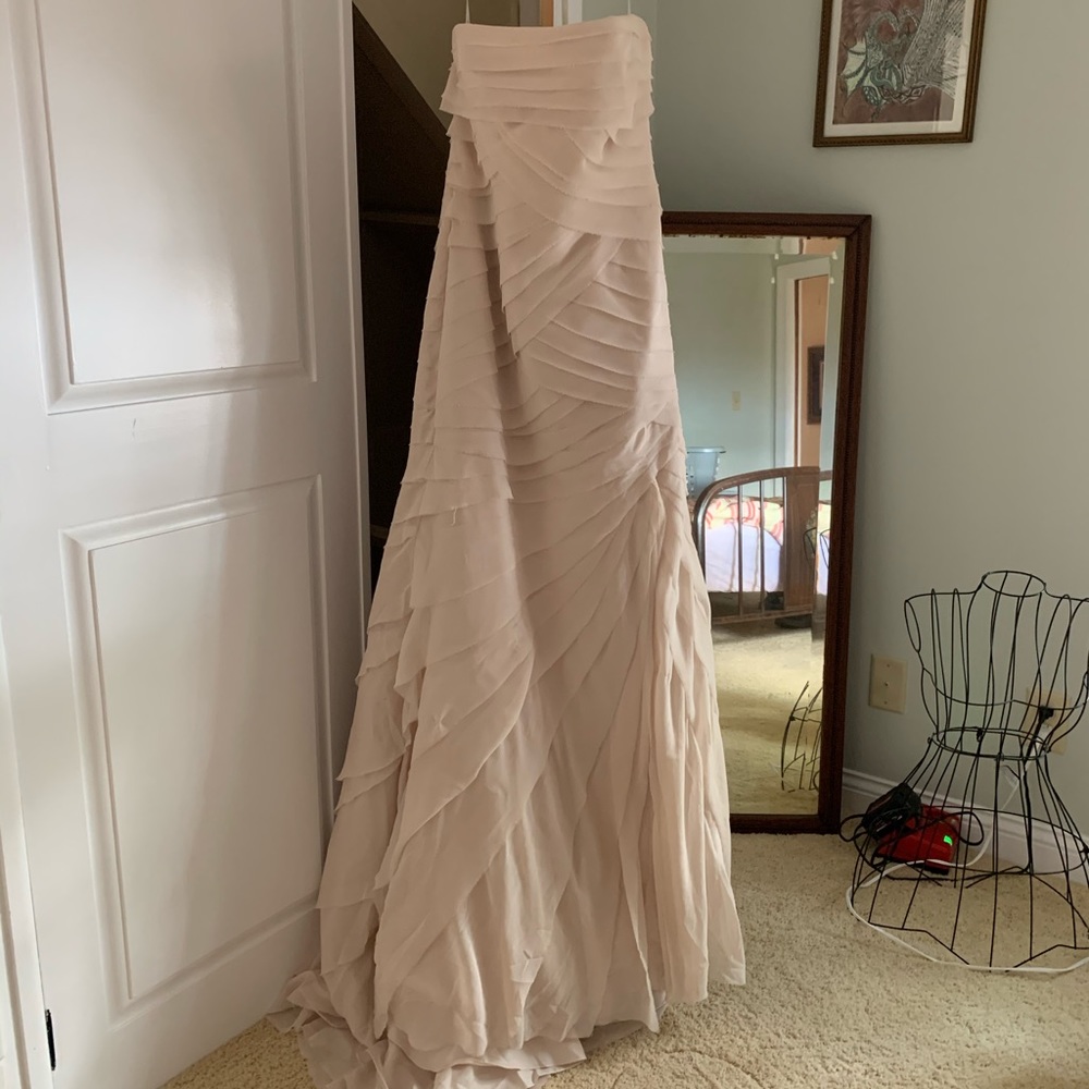 Gorgeous NEW Wedding gown.  Size 14.